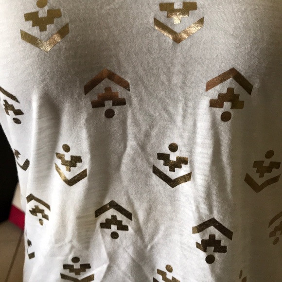 New with no tag Tommy Hilfiger white & gold shirt - Picture 2 of 3